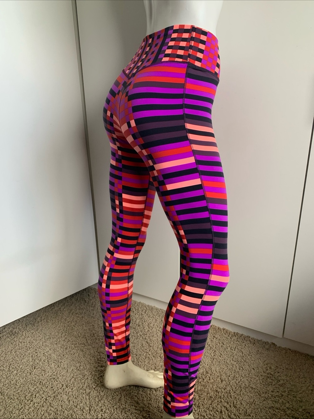 Nike Dri-FIT pull on compression leggings geometric multicolor